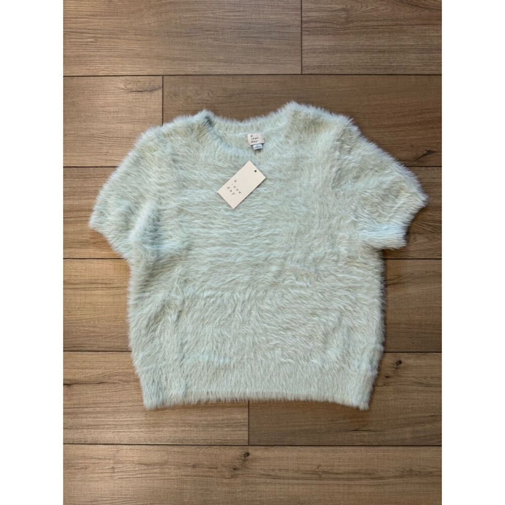 Women's‎ NWT A new Day Large Pastel Shirt Sweater Fuzzy Eyelash Spring Coquette